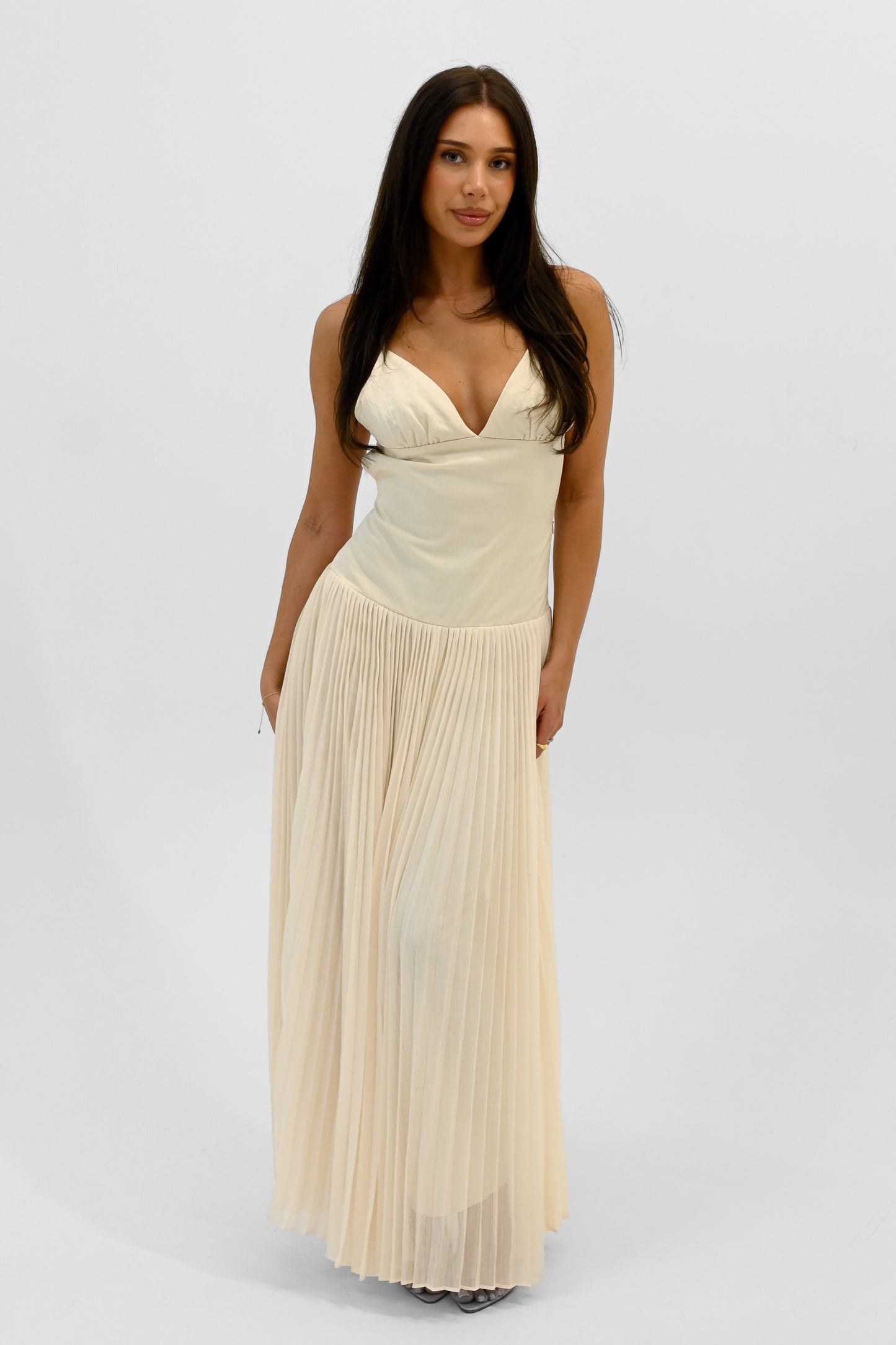 Backless pleated maxi dress - eggshell