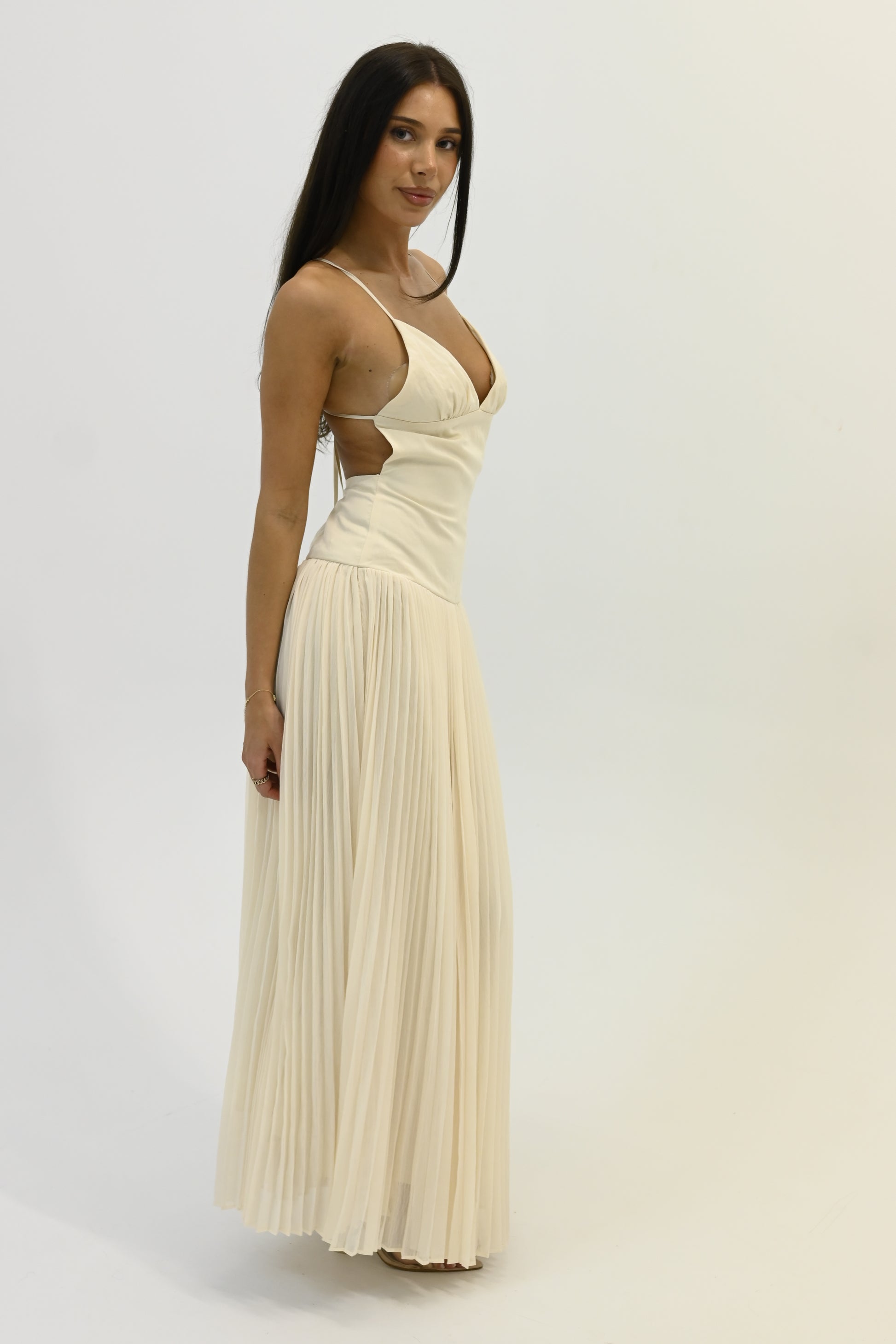 Backless pleated maxi dress - eggshell