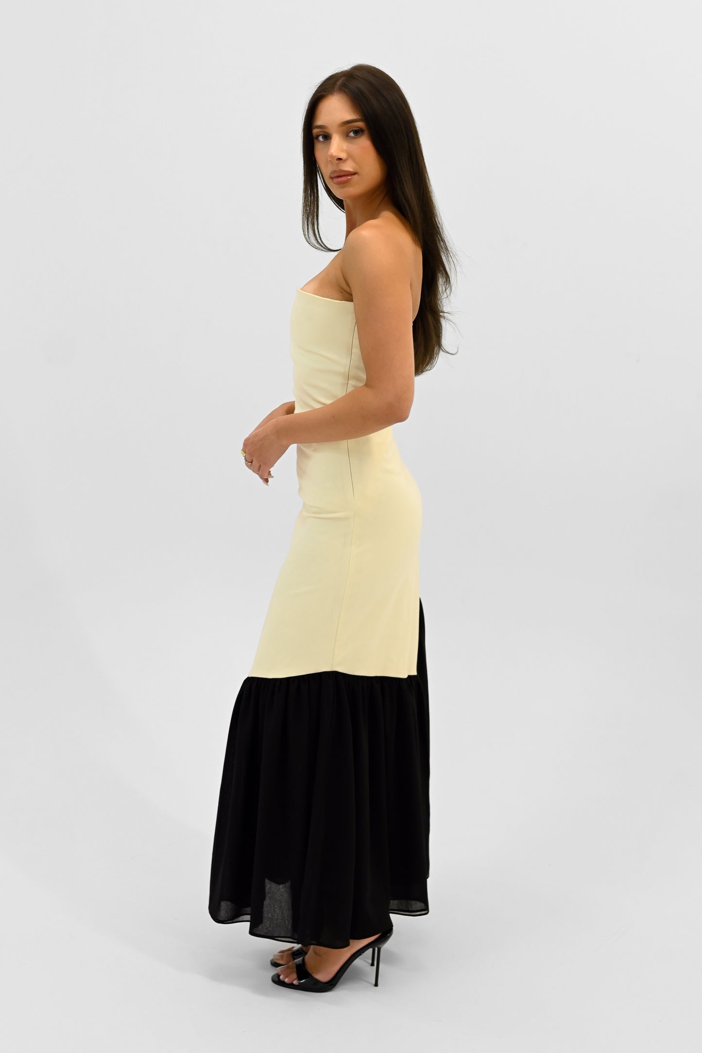 Asymmetrical maxxi dress - ivory and black 